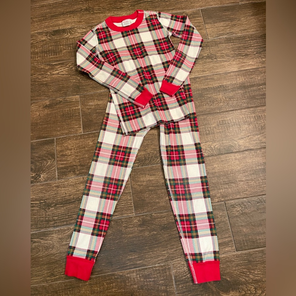 Hanna Andersson Holiday Plaid Family Pajamas Size 130 cm/ US 8 ❤️